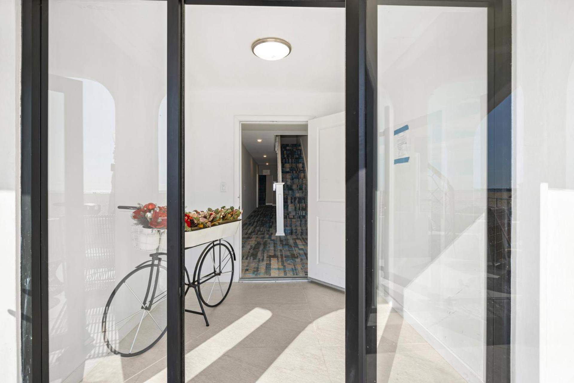 1628 West Oceanfront Oasis 8 Newport Beach