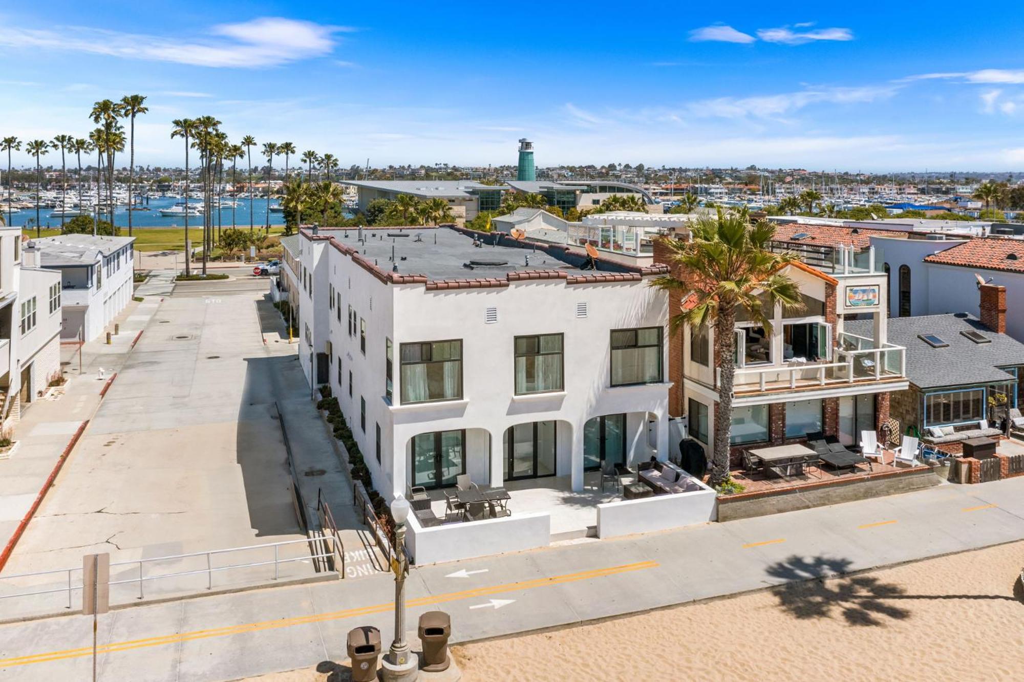 1628 West Oceanfront Oasis 8 Apartment
