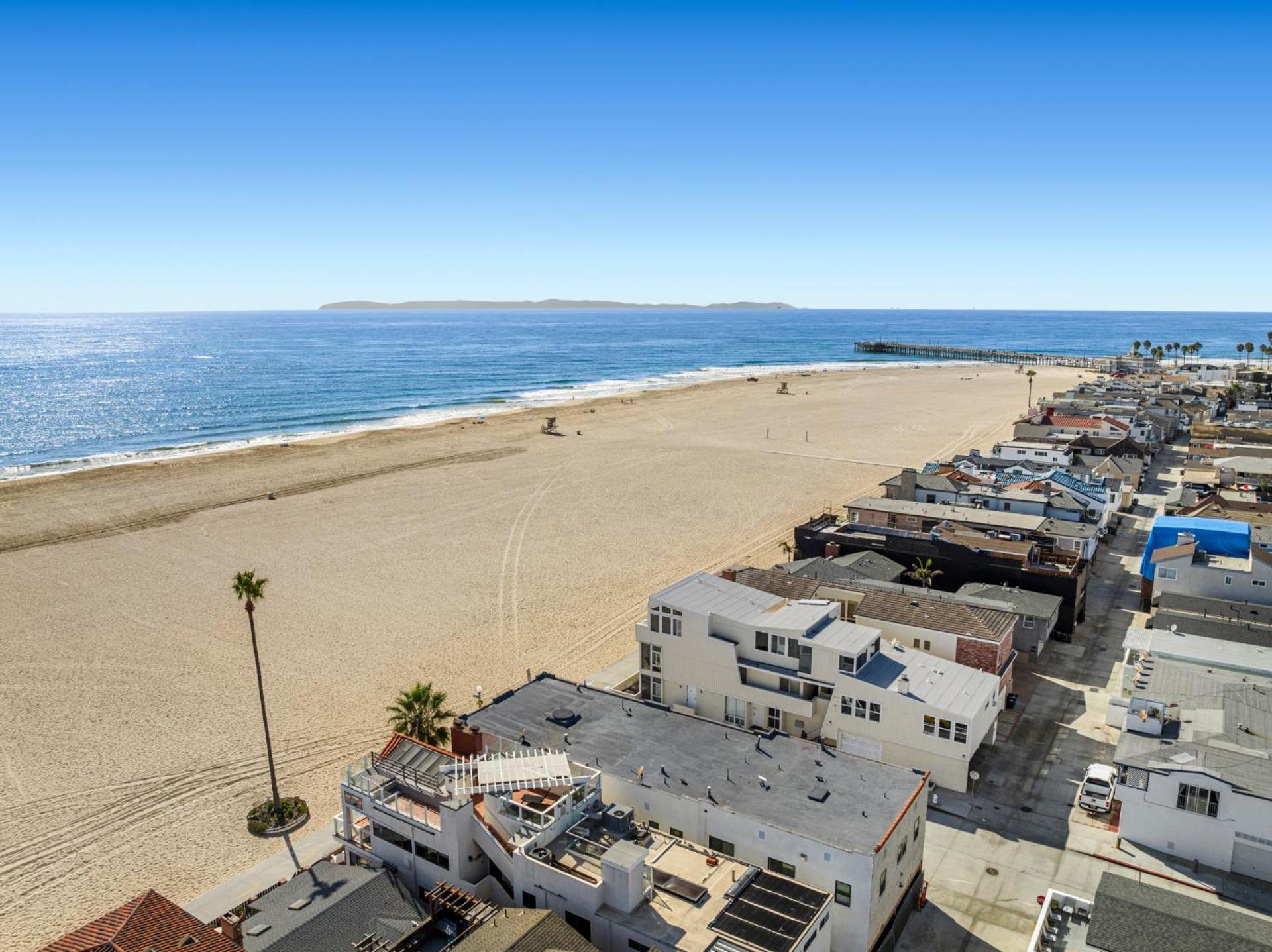 1628 West Oceanfront Oasis 8 Apartment Newport Beach